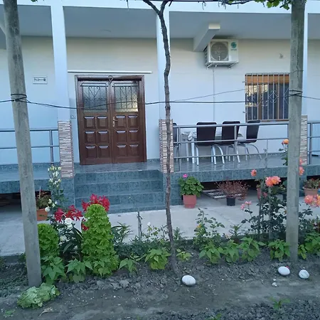 Gasthuis Vila N Dervishi Vlorë