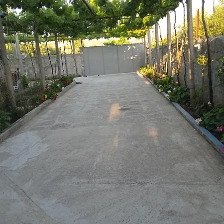 Vila N Dervishi Guest house